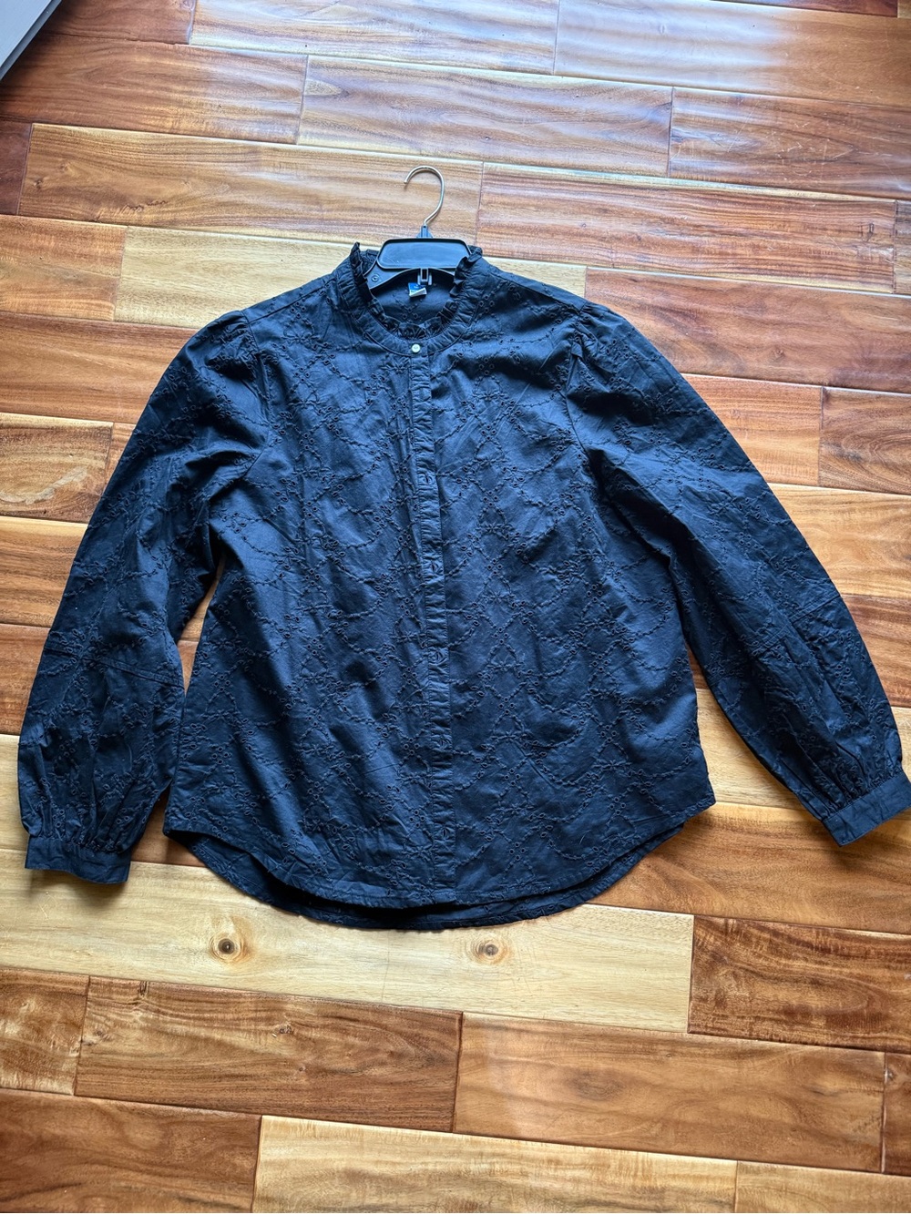 Old Navy Women’s Tall Large Black Eyelet Embroidered Blouse Long Sleeve Top